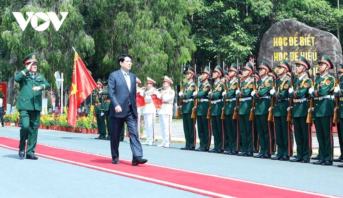 President Luong Cuong pays Tet visit to armed forces of Military Region 9